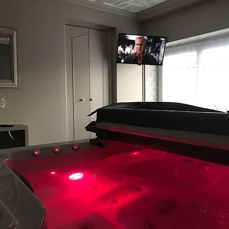 Maison Avec Jacuzzi Privatif Cambrai Kültér fotó